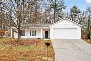 205 Remington Court, Dallas, GA 30132