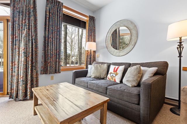 112 High Ridge Road D05, Killington, VT 05751