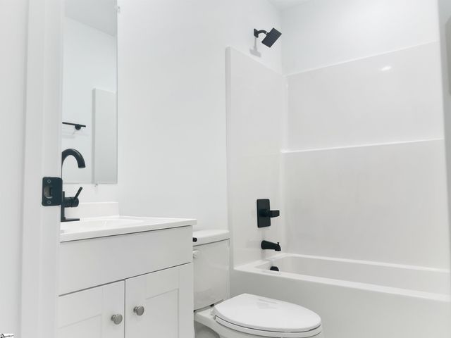 263 Law Street, Woodruff, SC 29388