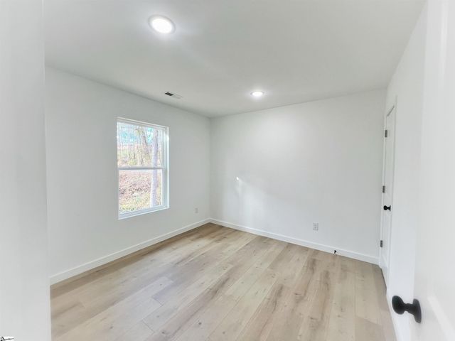 263 Law Street, Woodruff, SC 29388