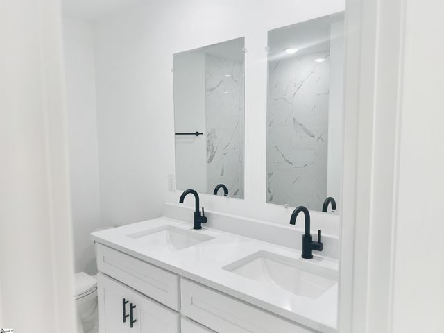 263 Law Street, Woodruff, SC 29388