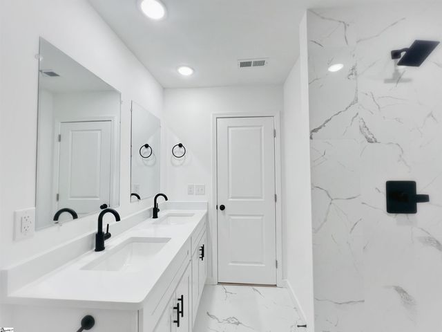 263 Law Street, Woodruff, SC 29388