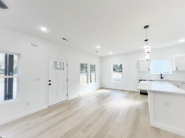 263 Law Street, Woodruff, SC 29388