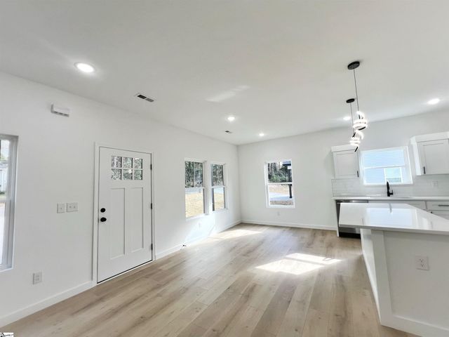 263 Law Street, Woodruff, SC 29388