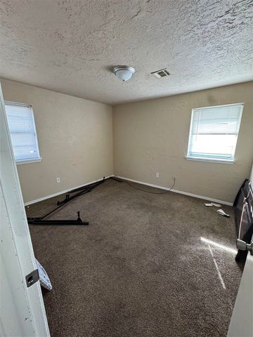 4902 SW H Ave, Lawton, OK 73505