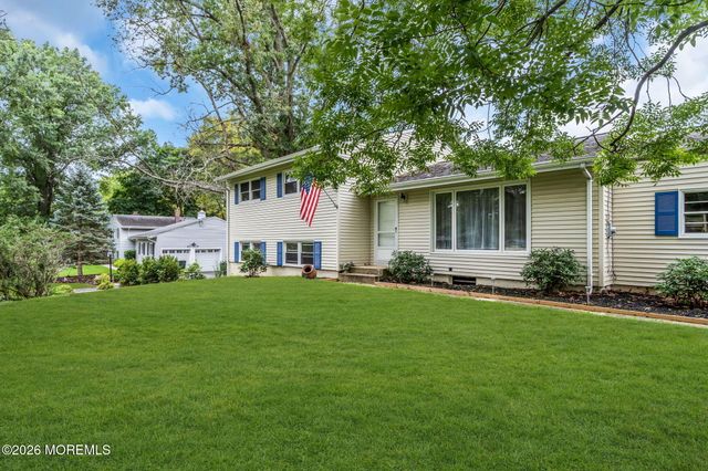 20 Fairfield Drive, Tinton Falls, NJ 07724