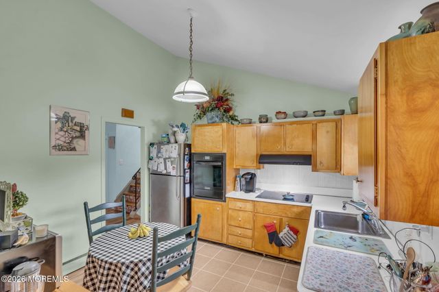 20 Fairfield Drive, Tinton Falls, NJ 07724