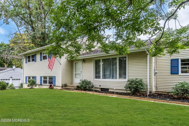 20 Fairfield Drive, Tinton Falls, NJ 07724