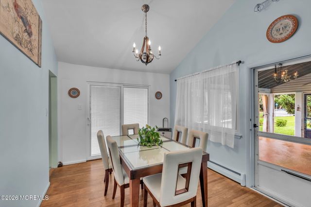 20 Fairfield Drive, Tinton Falls, NJ 07724