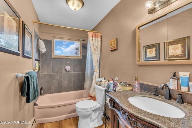 20 Fairfield Drive, Tinton Falls, NJ 07724