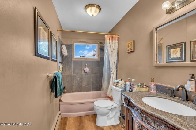 20 Fairfield Drive, Tinton Falls, NJ 07724