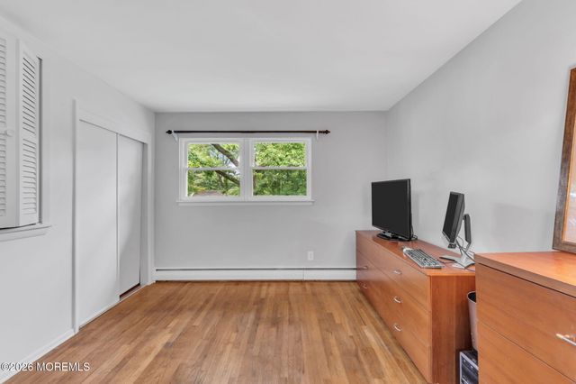 20 Fairfield Drive, Tinton Falls, NJ 07724