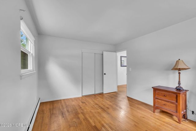20 Fairfield Drive, Tinton Falls, NJ 07724