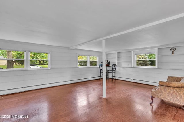20 Fairfield Drive, Tinton Falls, NJ 07724