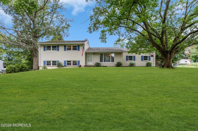 20 Fairfield Drive, Tinton Falls, NJ 07724