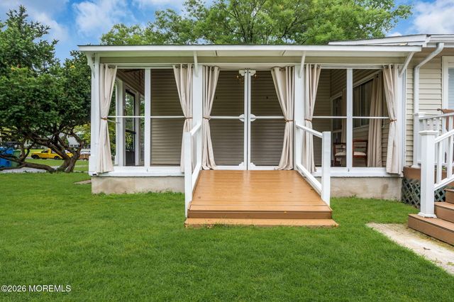 20 Fairfield Drive, Tinton Falls, NJ 07724