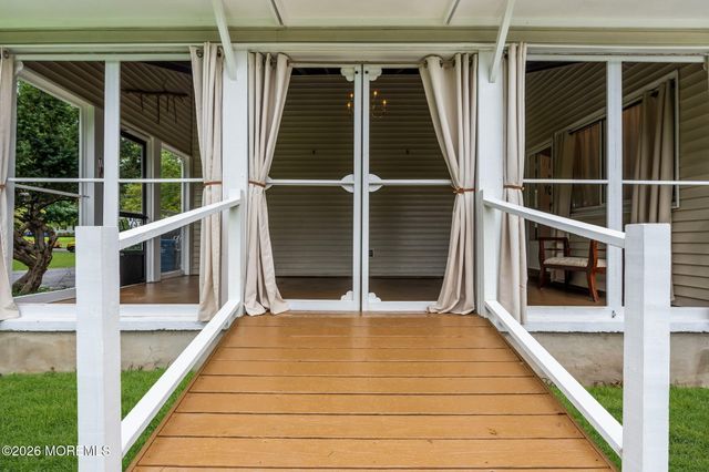 20 Fairfield Drive, Tinton Falls, NJ 07724