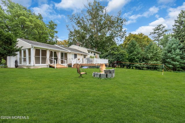 20 Fairfield Drive, Tinton Falls, NJ 07724