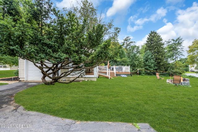 20 Fairfield Drive, Tinton Falls, NJ 07724