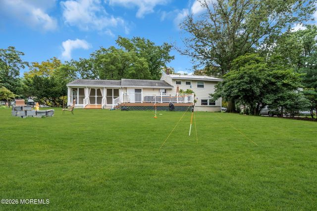 20 Fairfield Drive, Tinton Falls, NJ 07724
