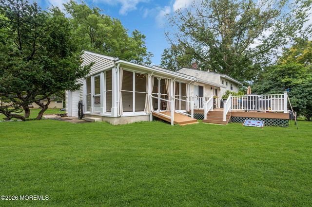 20 Fairfield Drive, Tinton Falls, NJ 07724