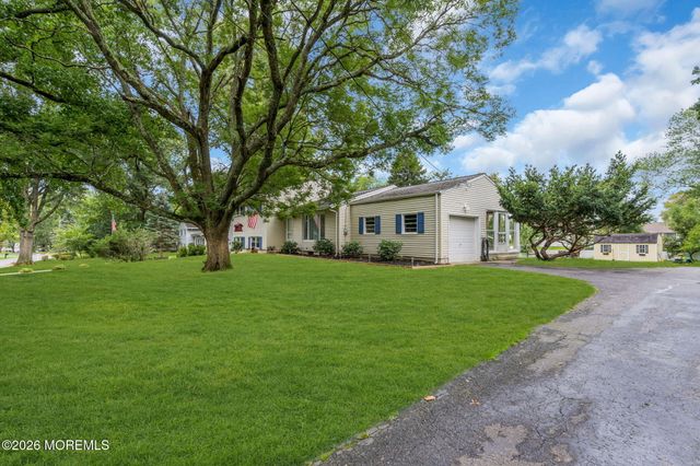 20 Fairfield Drive, Tinton Falls, NJ 07724