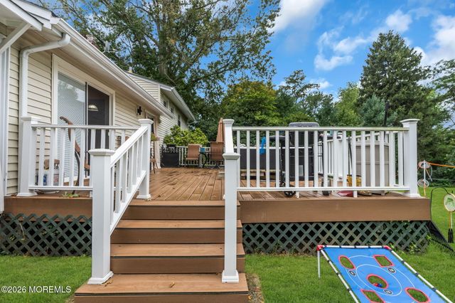 20 Fairfield Drive, Tinton Falls, NJ 07724