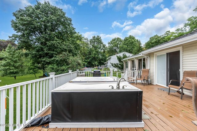 20 Fairfield Drive, Tinton Falls, NJ 07724