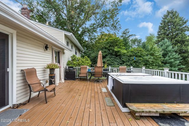 20 Fairfield Drive, Tinton Falls, NJ 07724