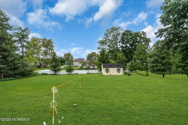 20 Fairfield Drive, Tinton Falls, NJ 07724
