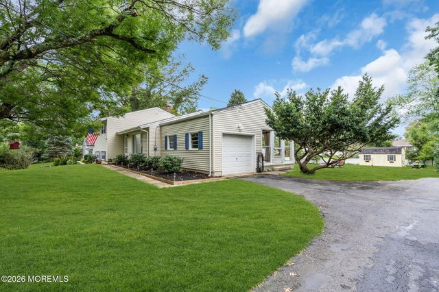20 Fairfield Drive, Tinton Falls, NJ 07724