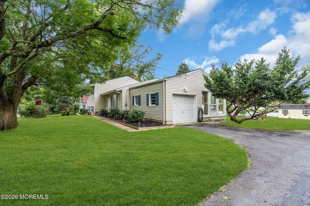 20 Fairfield Drive, Tinton Falls, NJ 07724