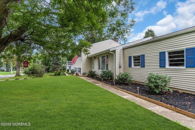 20 Fairfield Drive, Tinton Falls, NJ 07724