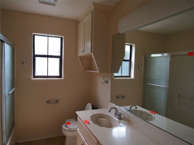 1048 Eagle Canyon Drive, China Spring, TX 76633