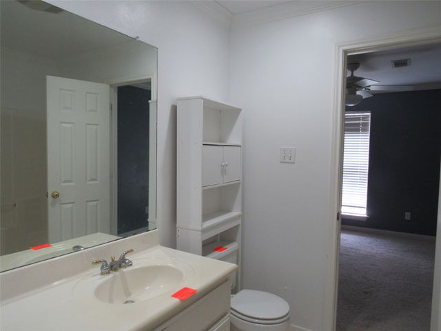 1048 Eagle Canyon Drive, China Spring, TX 76633