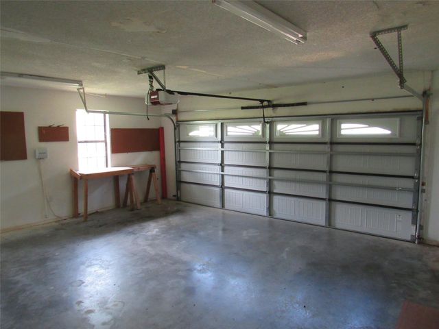 1048 Eagle Canyon Drive, China Spring, TX 76633