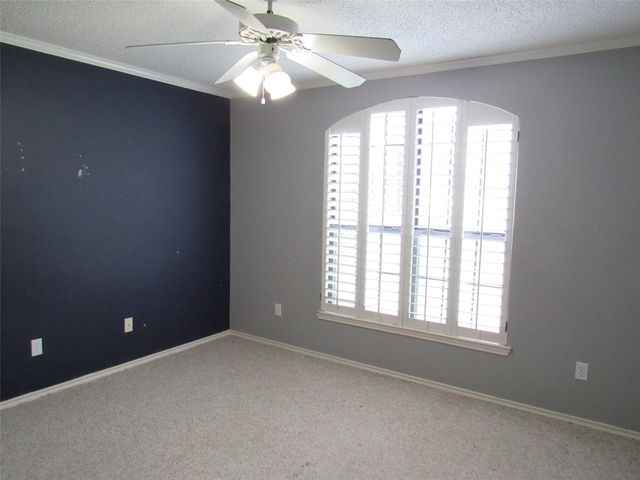 1048 Eagle Canyon Drive, China Spring, TX 76633