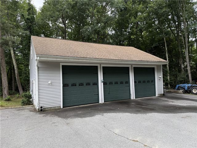 34 Angell Road, Glocester, RI 02814