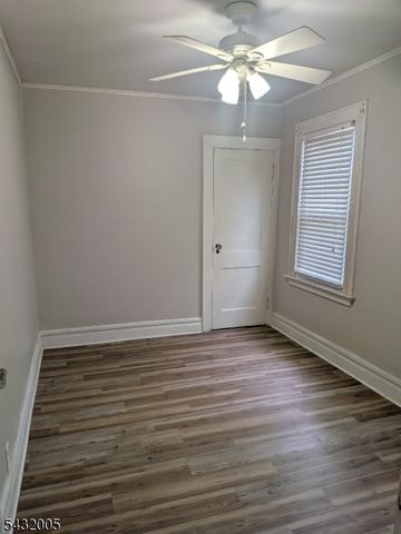 35 Sanford Pl, Newark City, NJ 07106