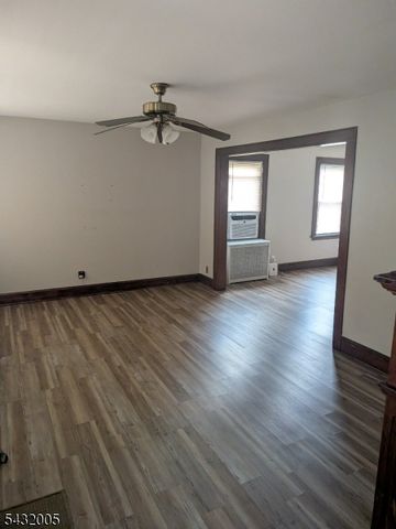 35 Sanford Pl, Newark City, NJ 07106