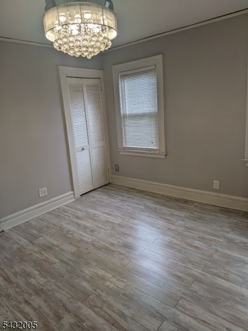 35 Sanford Pl, Newark City, NJ 07106