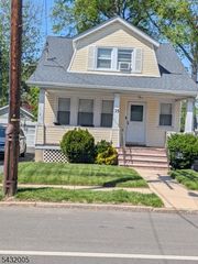 35 Sanford Pl, Newark City, NJ 07106