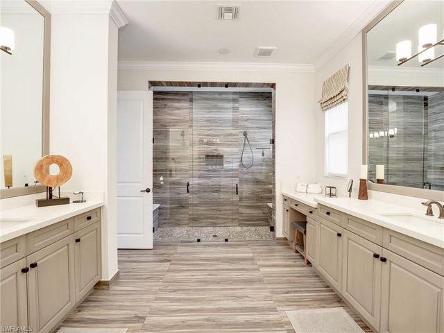 9449 Greenleigh CT, Naples, FL 34120