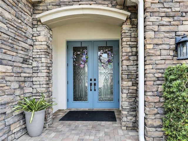 9449 Greenleigh CT, Naples, FL 34120