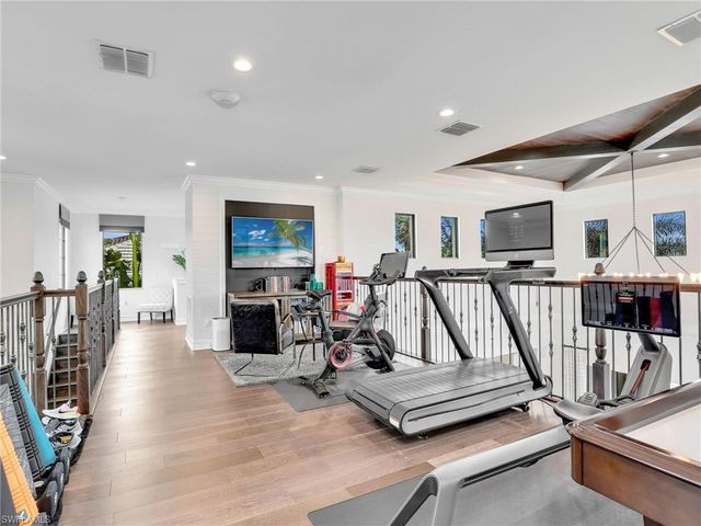 9449 Greenleigh CT, Naples, FL 34120