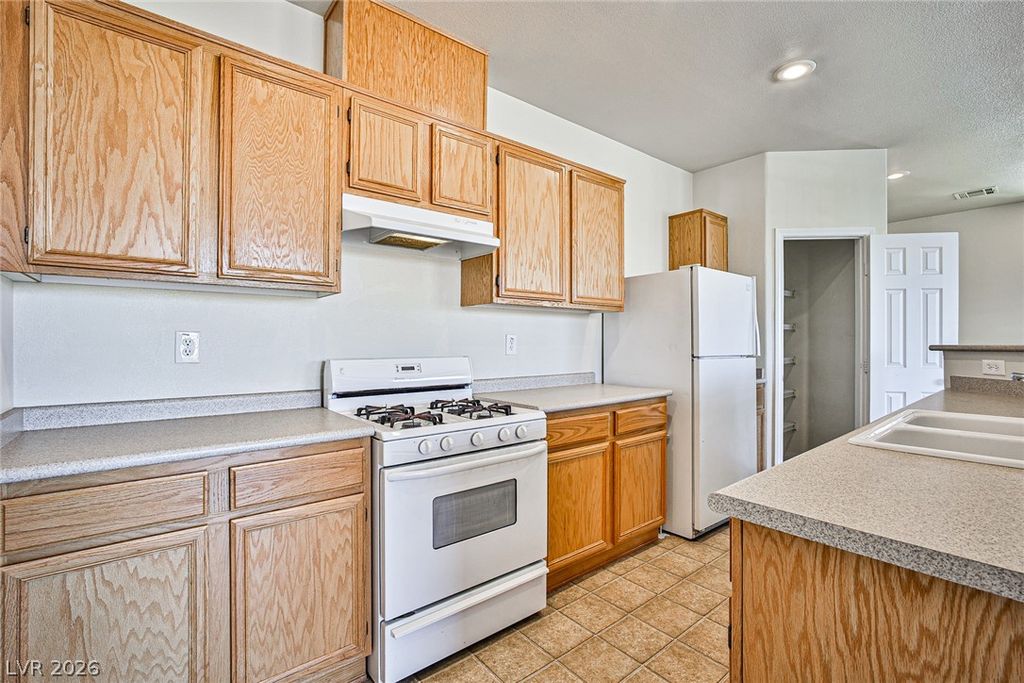 6255 West Arby Avenue 265, Las Vegas, NV 89118 — photo 5