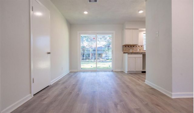 10221 Bretton Drive, Houston, TX 77016