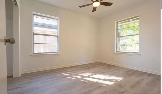 10221 Bretton Drive, Houston, TX 77016