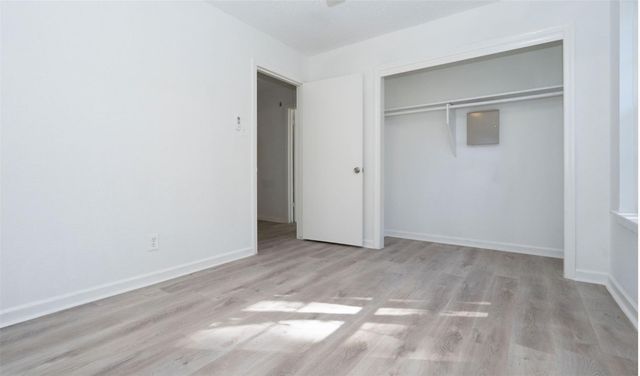 10221 Bretton Drive, Houston, TX 77016