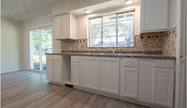 10221 Bretton Drive, Houston, TX 77016